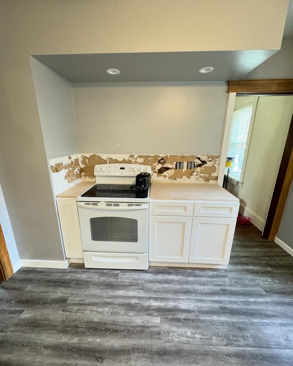 Kitchen before remodeling